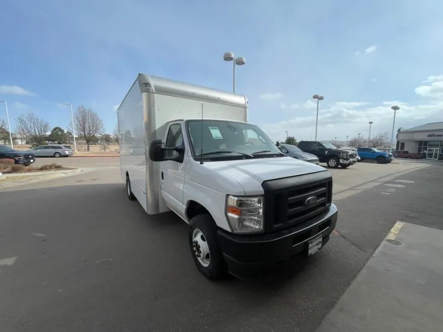 2024 Ford E-450 photo 1