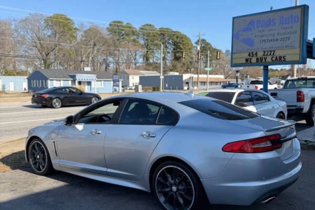 2015 Jaguar XF 3.0 photo 1