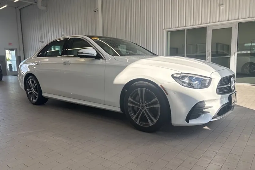2022 Mercedes Benz E 350 4MATIC photo 1