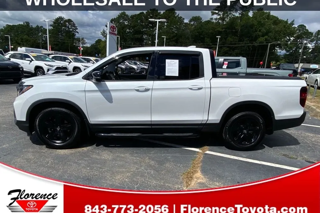 2021 Honda Ridgeline Black Edition photo 1