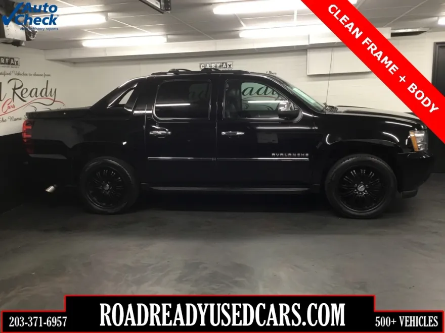 2011 Chevrolet Avalanche LTZ photo 1
