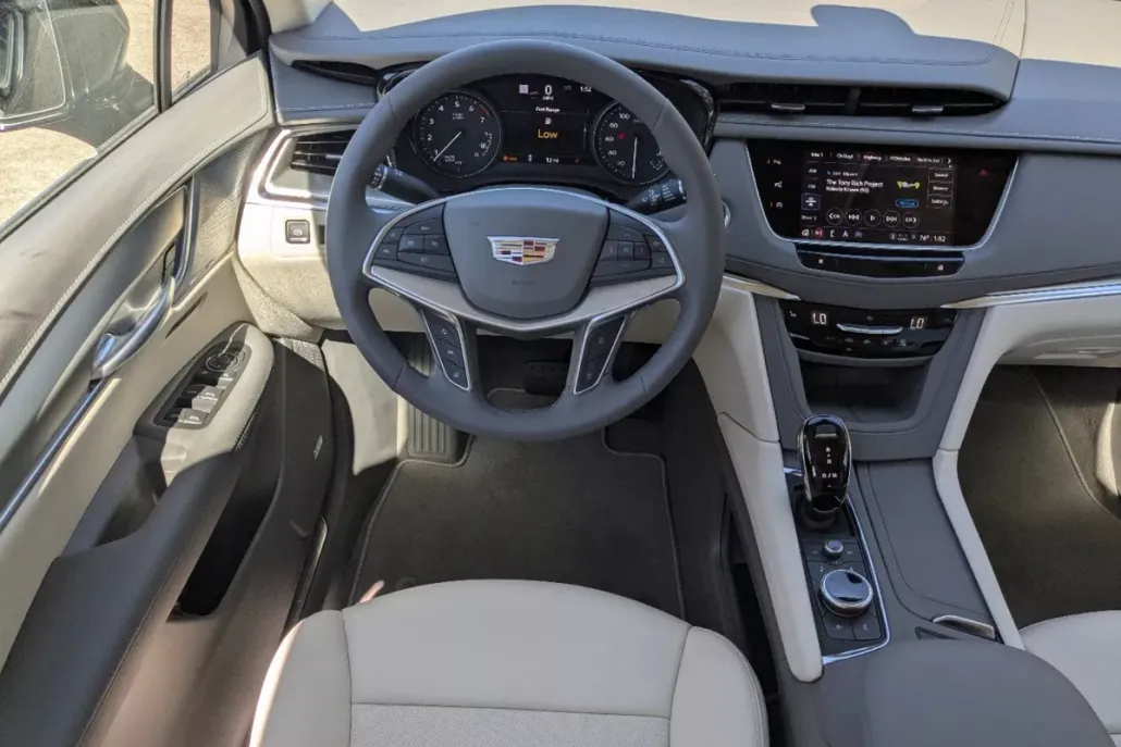 2025 Cadillac XT5 Premium Luxury photo 1