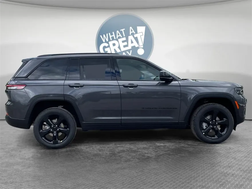 2025 Jeep Grand Cherokee Limited photo 1