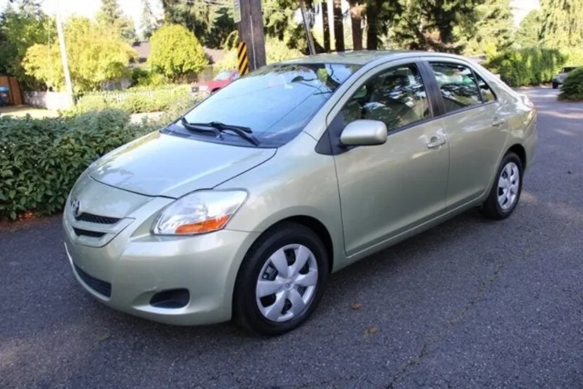 2007 Toyota Yaris Base photo 1
