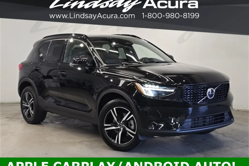 2024 Volvo XC40 Core photo 1