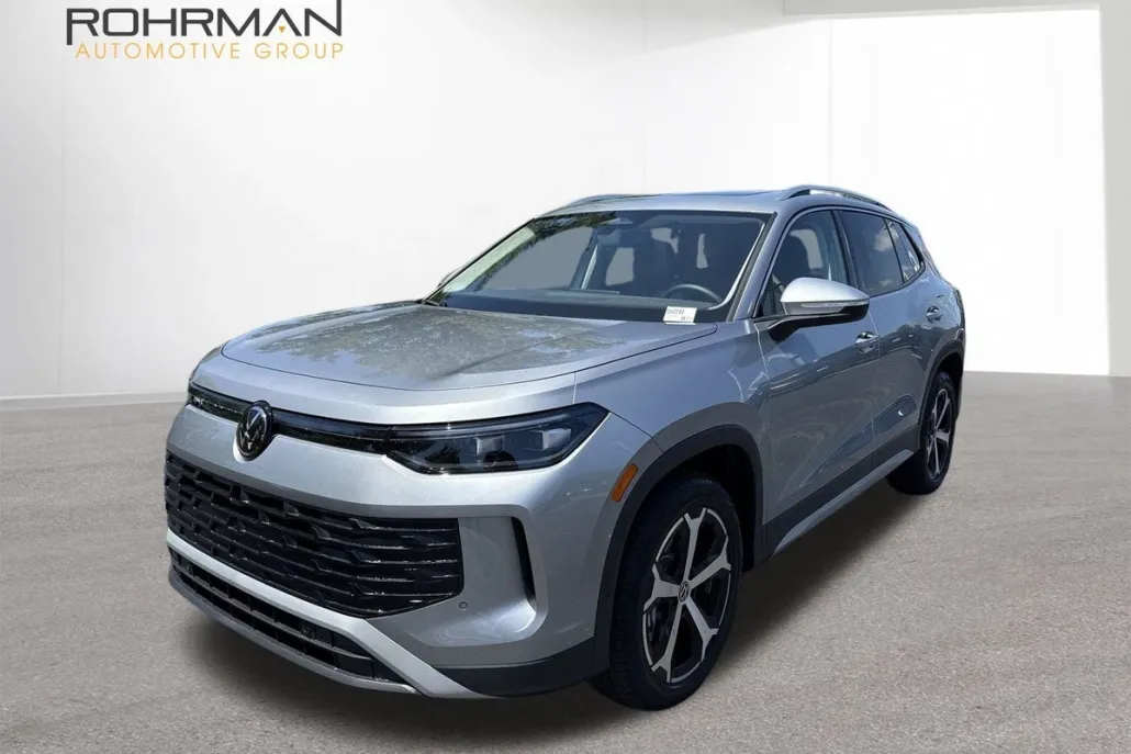 2025 Volkswagen Tiguan SE photo 1