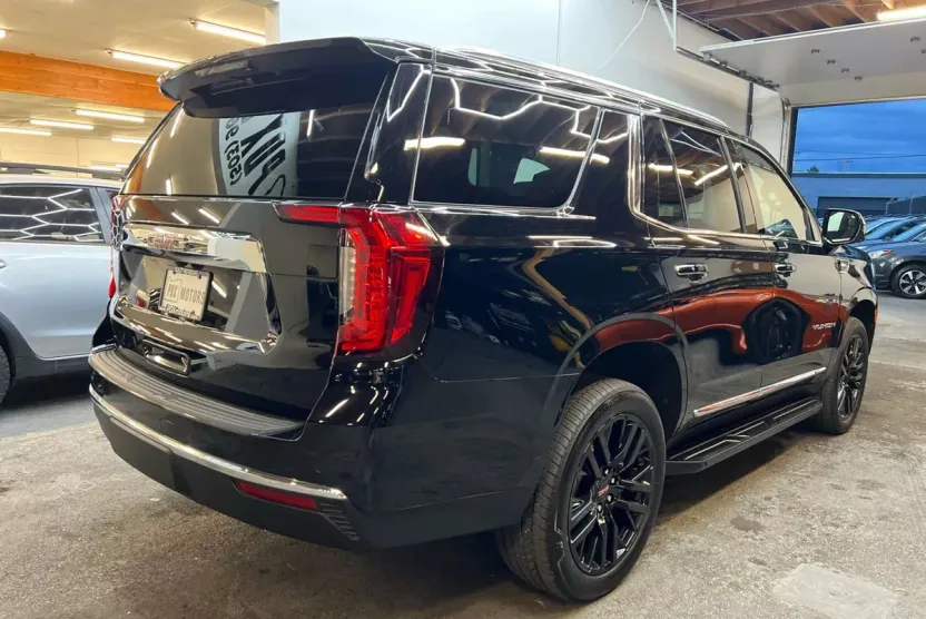 2023 Gmc Yukon SLT photo 1