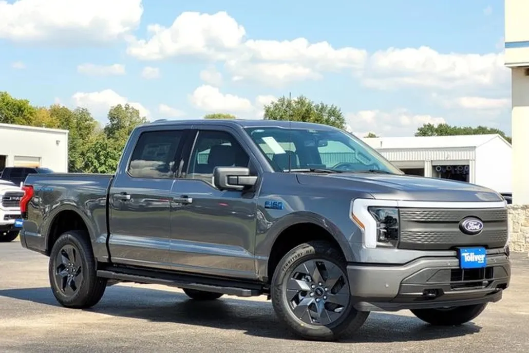 2025 Ford F-150 Lightning photo 1