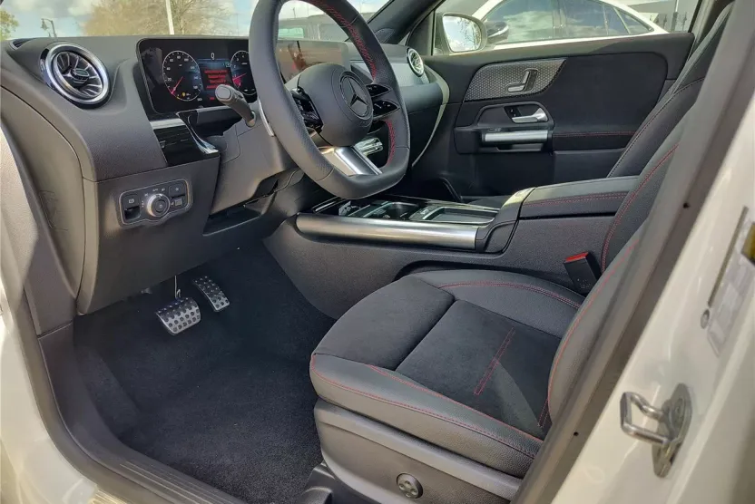 2025 Mercedes Benz GLA 250 photo 1