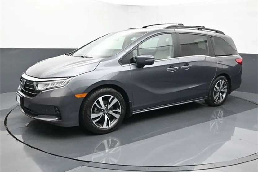 2021 Honda Odyssey Touring photo 1