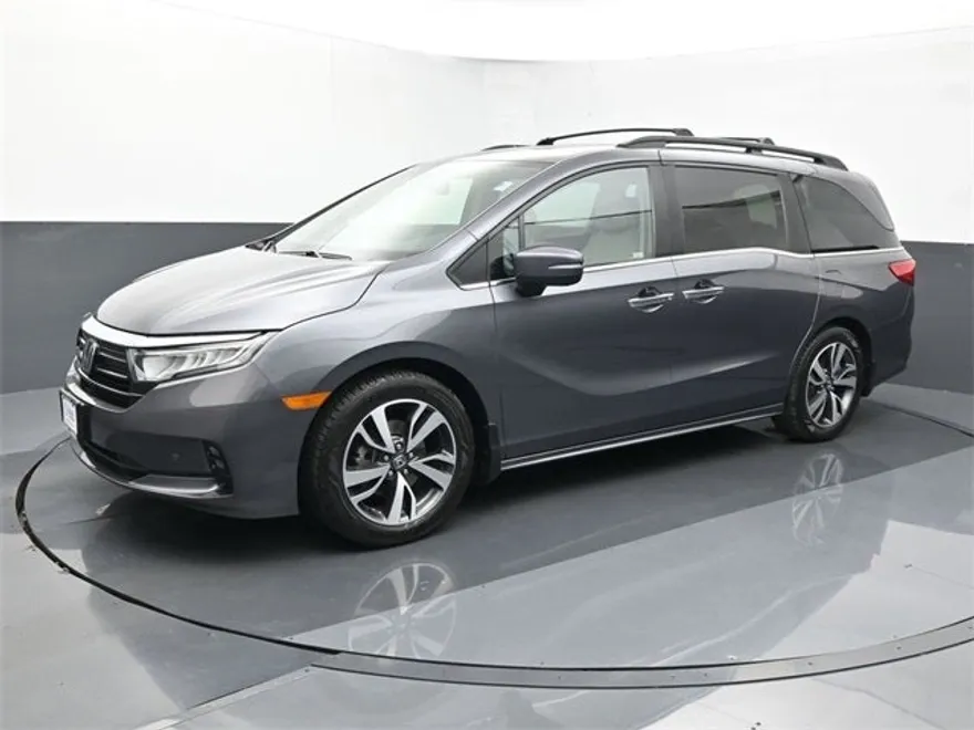 2021 Honda Odyssey Touring photo 1