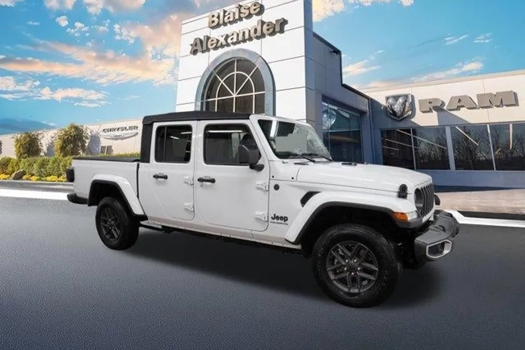 2024 Jeep Gladiator Sport S photo 1