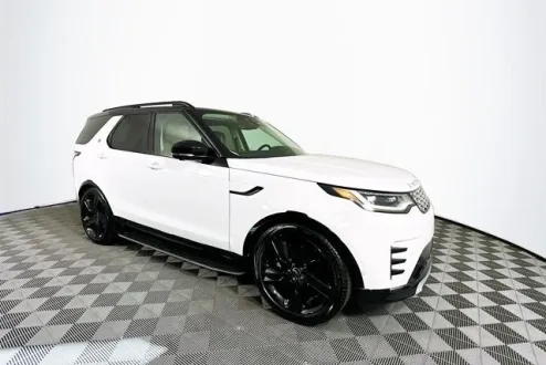 2025 Land Rover Discovery Metropolitan Edition photo 3