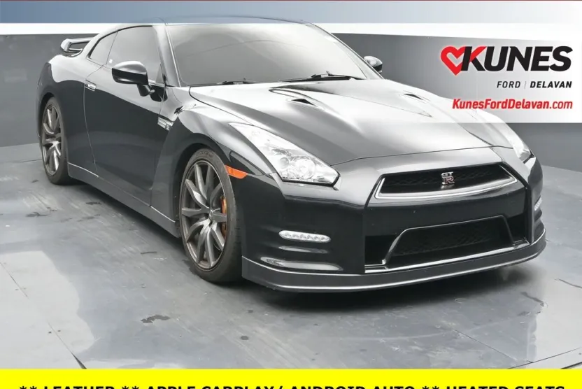 2014 Nissan GT-R Premium photo 1