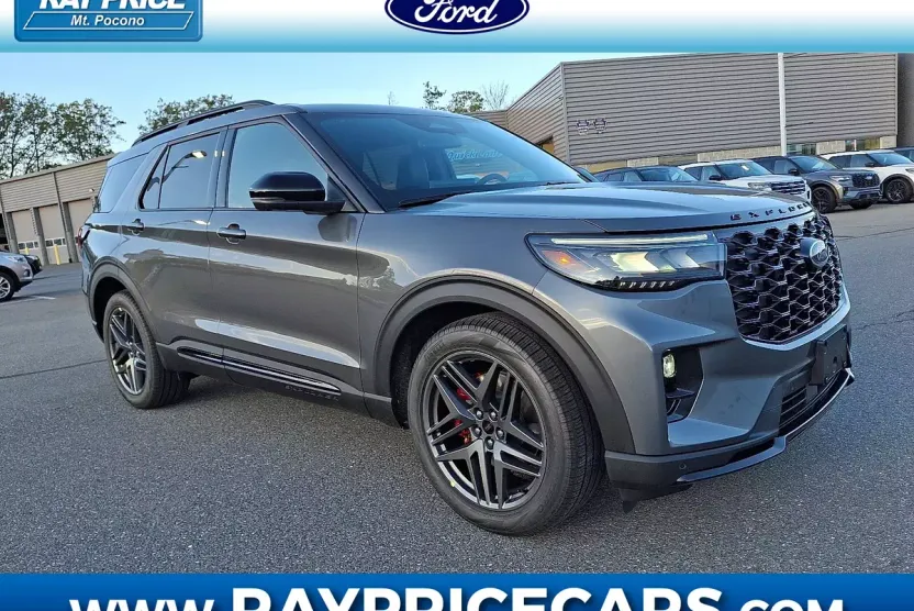 2025 Ford Explorer ST photo 1