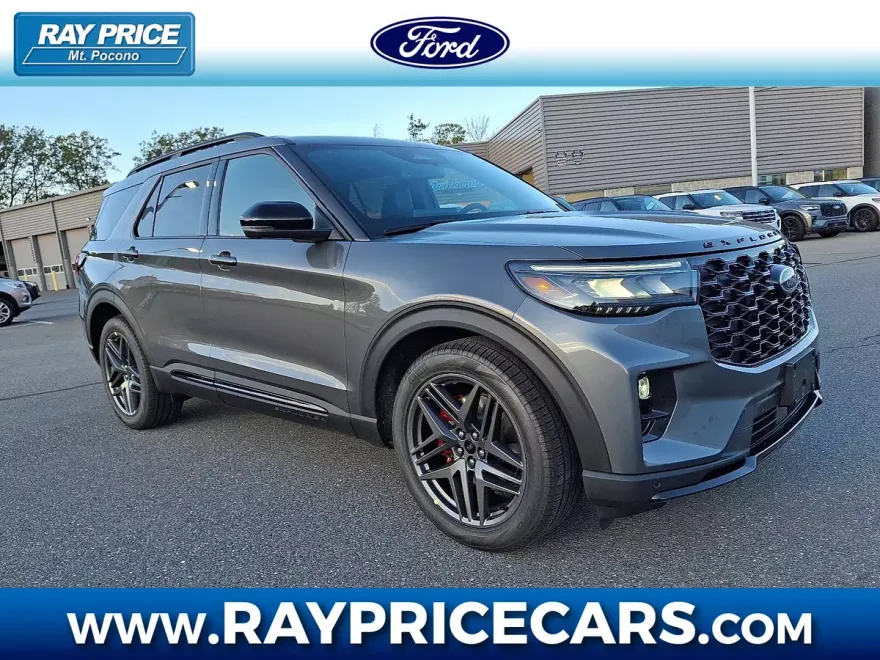 2025 Ford Explorer ST photo 1