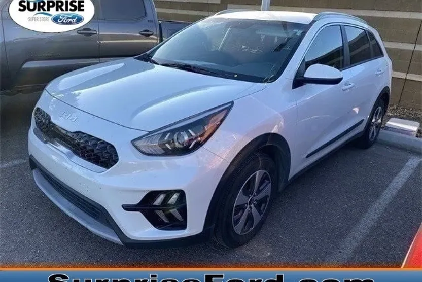 2022 Kia Niro LX photo 1