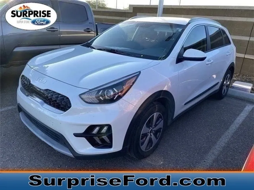 2022 Kia Niro LX photo 1