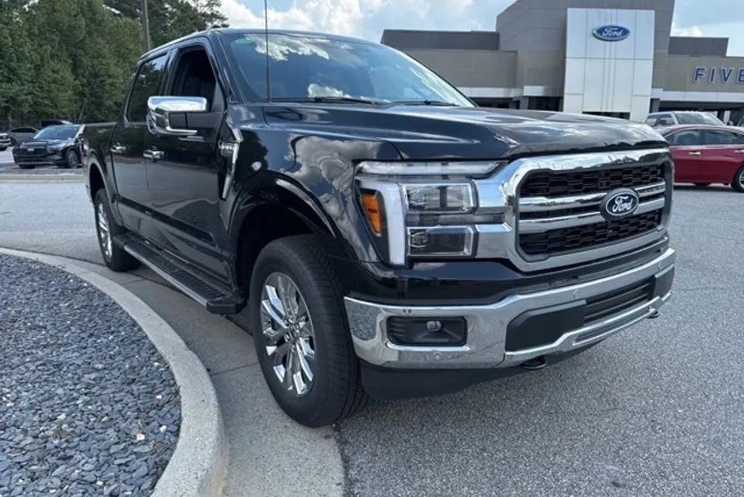 2025 Ford F-150 Lariat photo 1
