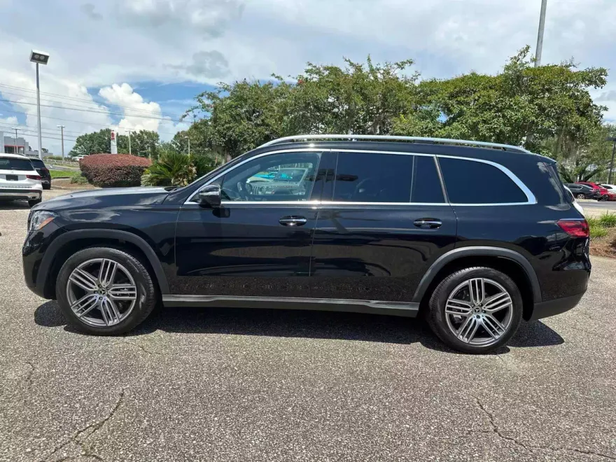 2025 Mercedes Benz GLS 450 4MATIC photo 1