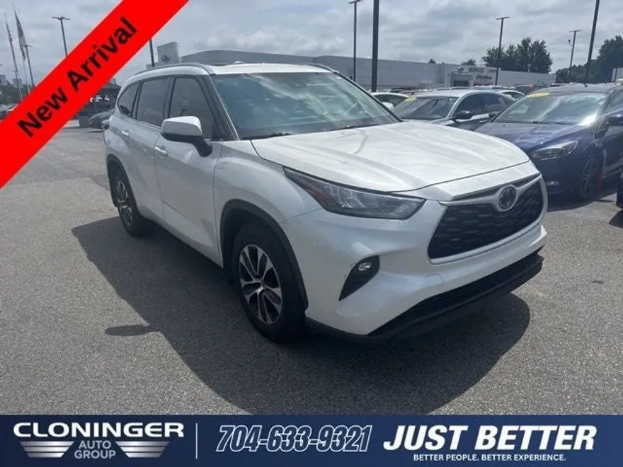 2020 Toyota Highlander XLE photo 1