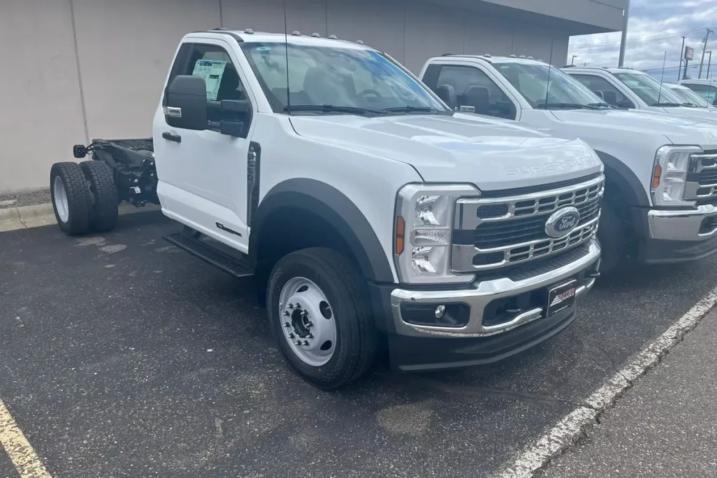 2025 Ford F-550 photo 1
