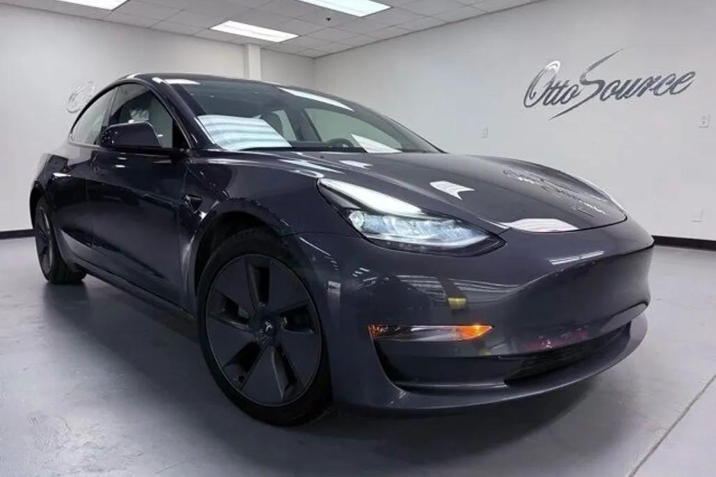 2022 Tesla Model 3 Long Range photo 1