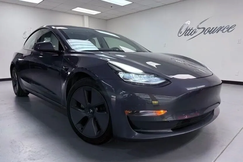 2022 Tesla Model 3 Long Range photo 1