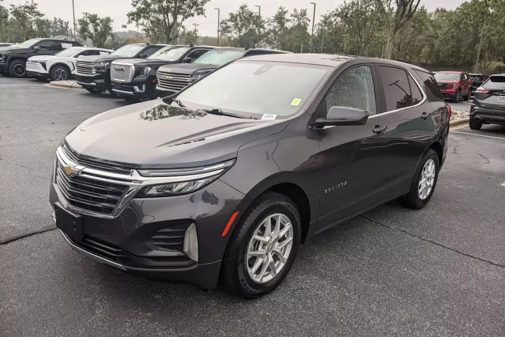 2022 Chevrolet Equinox LT photo 1