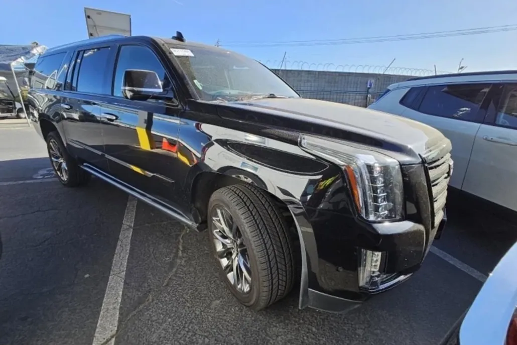 2020 Cadillac Escalade ESV Platinum photo 1
