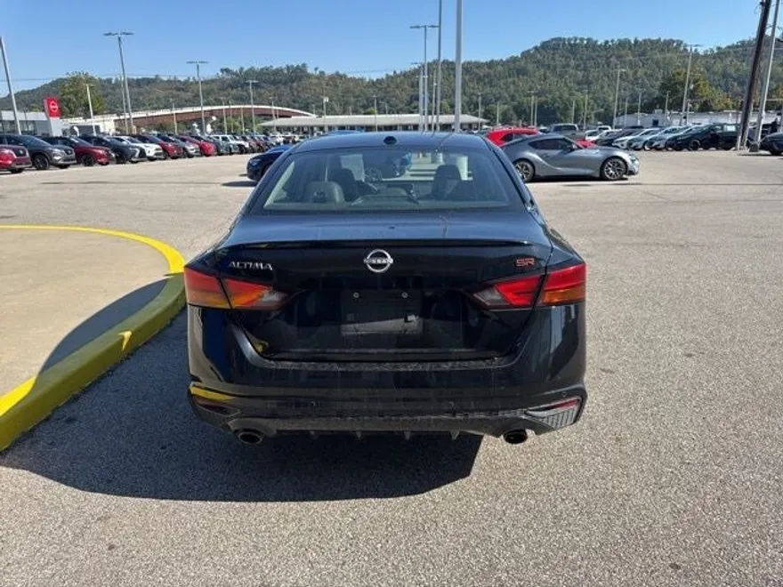 2024 Nissan Altima 2.5 SR photo 1