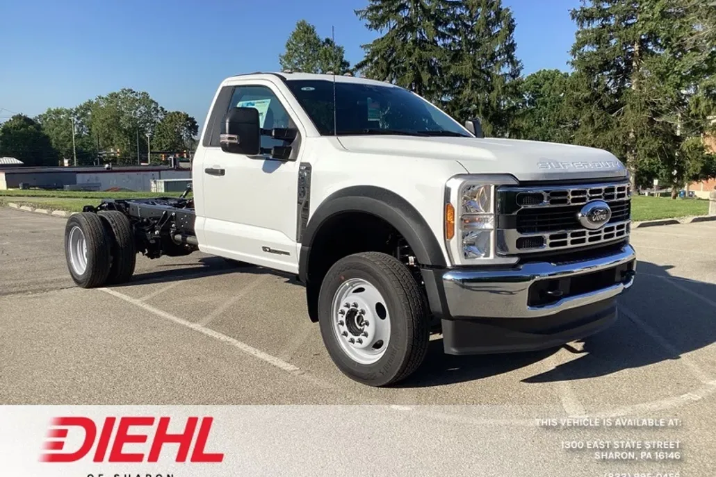 2024 Ford F-550 photo 1