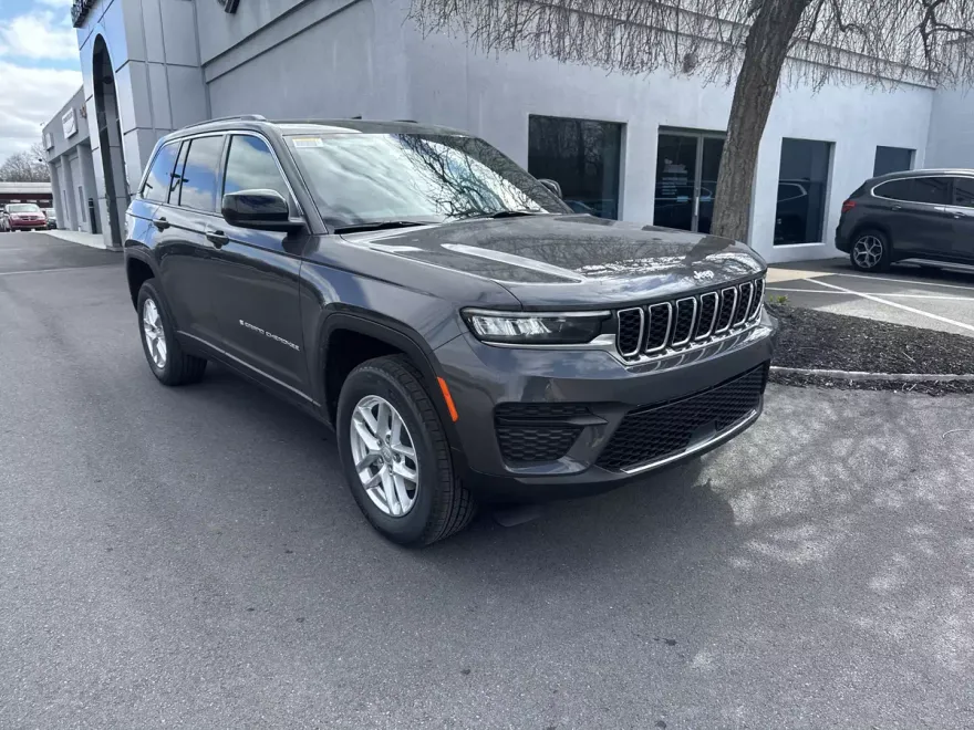 2025 Jeep Grand Cherokee Laredo X photo 1