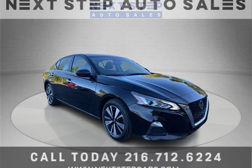 2021 Nissan Altima SV photo 1