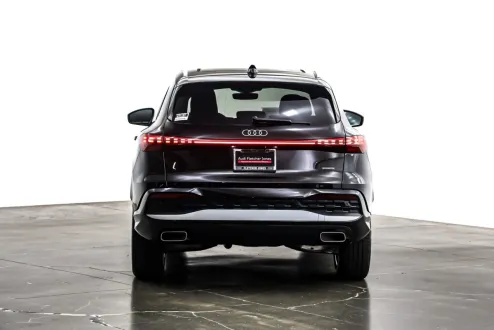 2025 Audi Q5 Premium TFSI photo 3