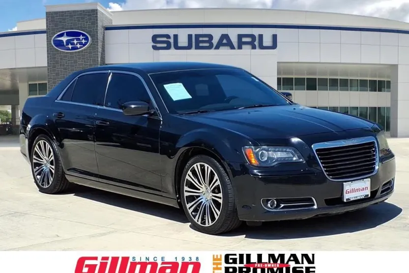 2014 Chrysler 300 photo 1