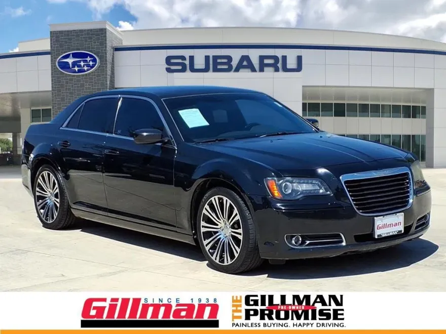 2014 Chrysler 300 photo 1