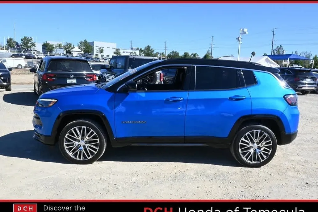 2023 Jeep Compass Limited photo 1