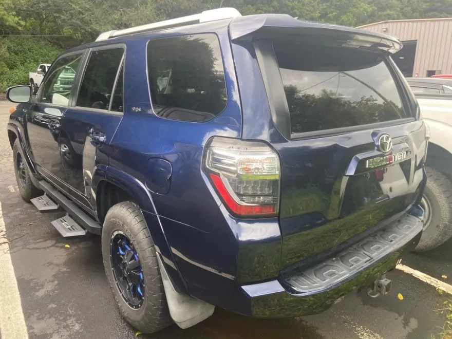 2015 Toyota 4Runner SR5 photo 1