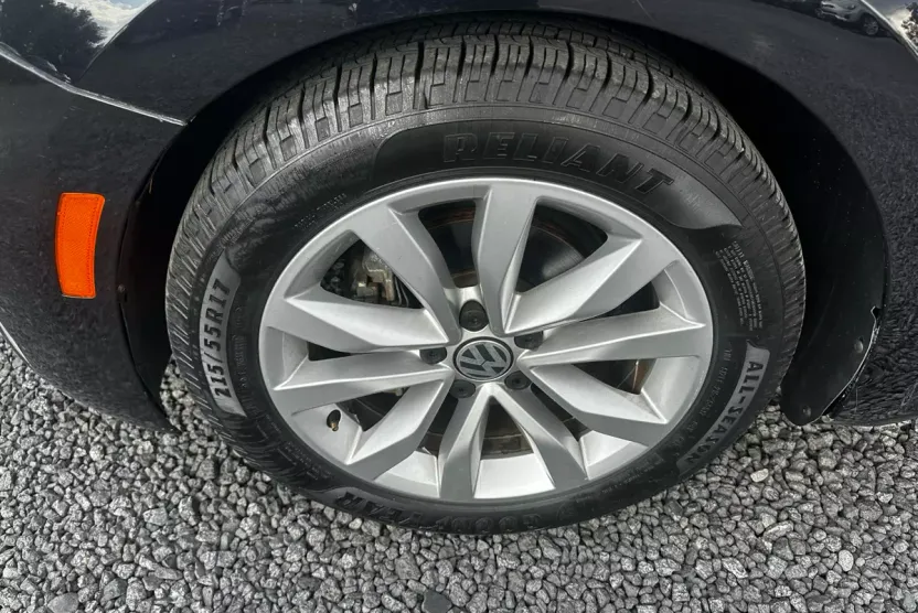 2017 Volkswagen Beetle 1.8T photo 1