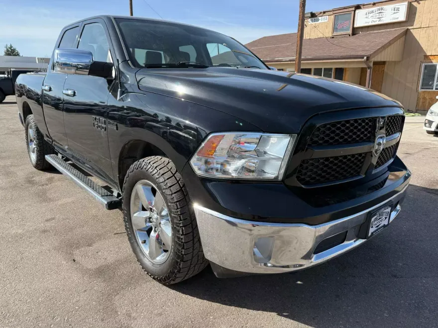 2013 Ram 1500 SLT photo 1