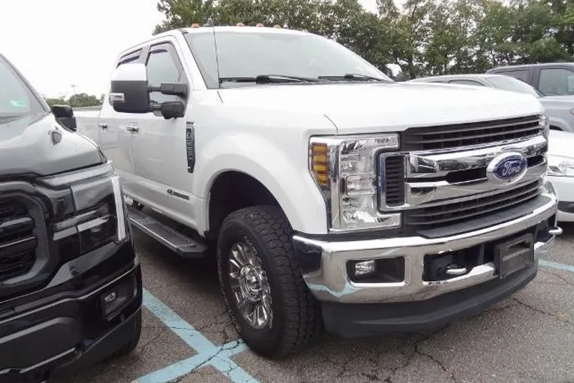 2019 Ford F-250 XLT photo 1