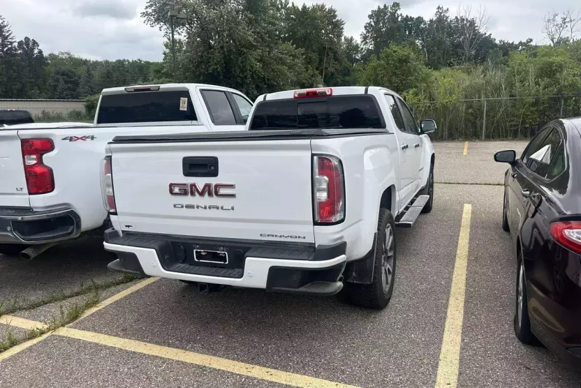 2021 Gmc Canyon Denali photo 1