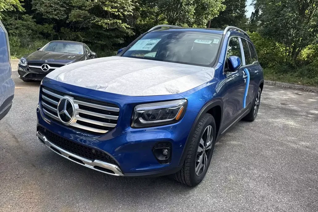 2026 Mercedes Benz GLB 250 4MATIC photo 1