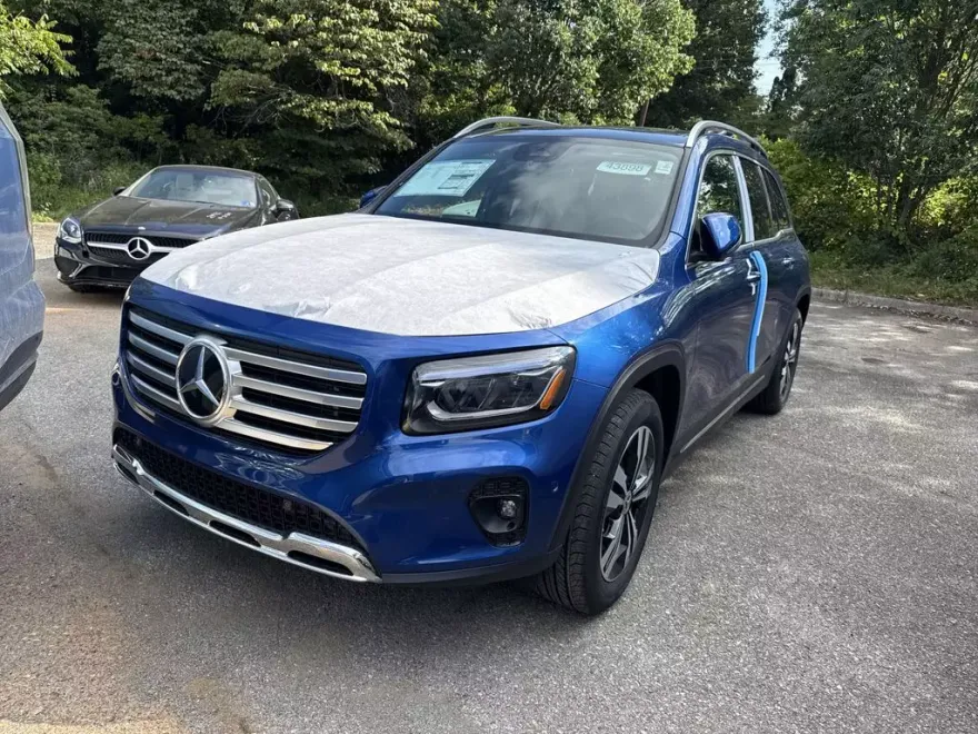 2026 Mercedes Benz GLB 250 4MATIC photo 1