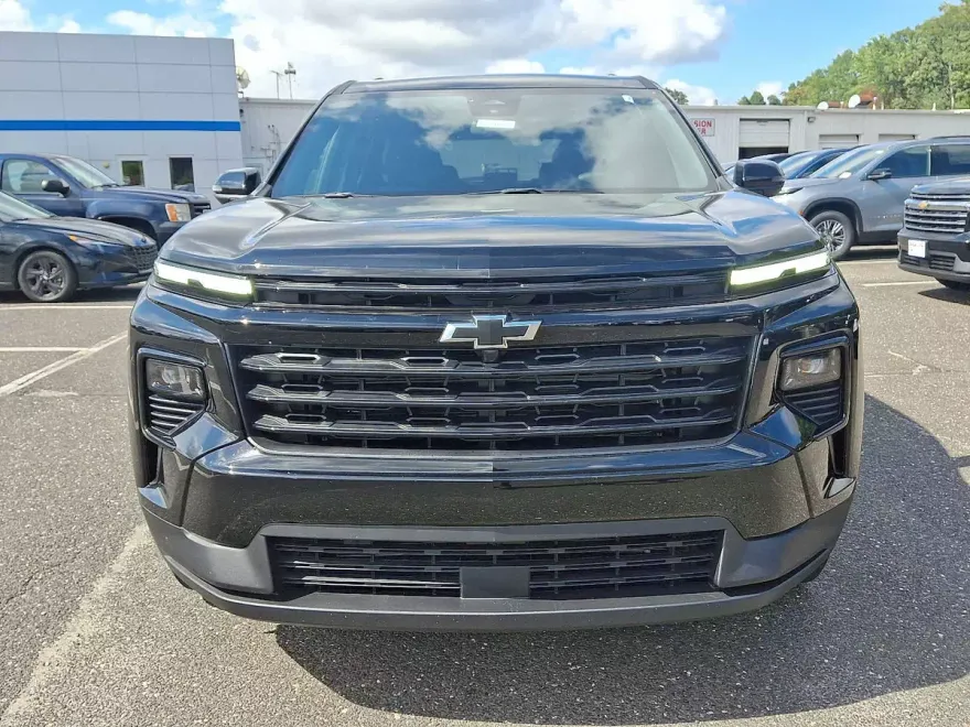 2025 Chevrolet Traverse photo 1