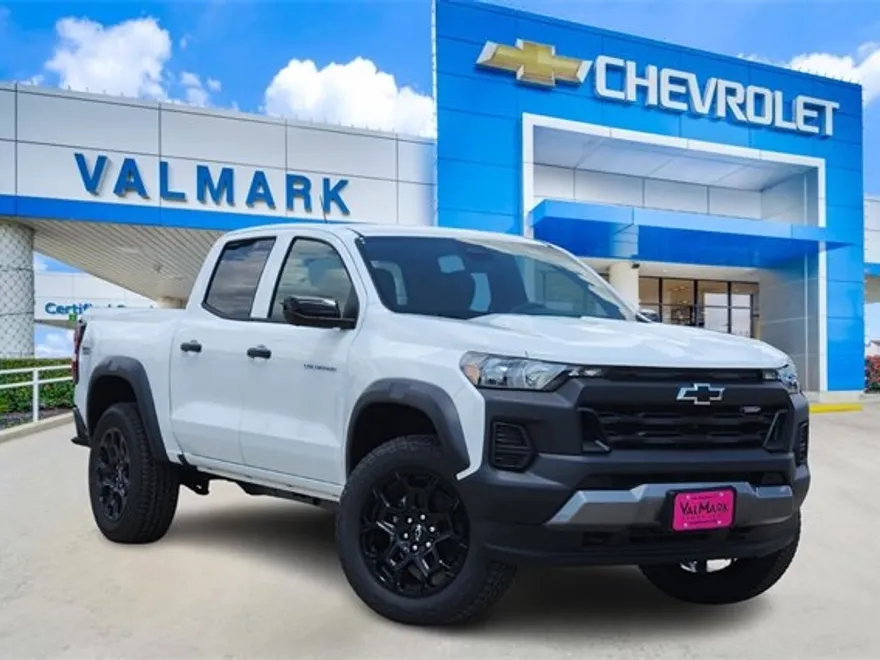 2026 Chevrolet Colorado Trail Boss photo 1