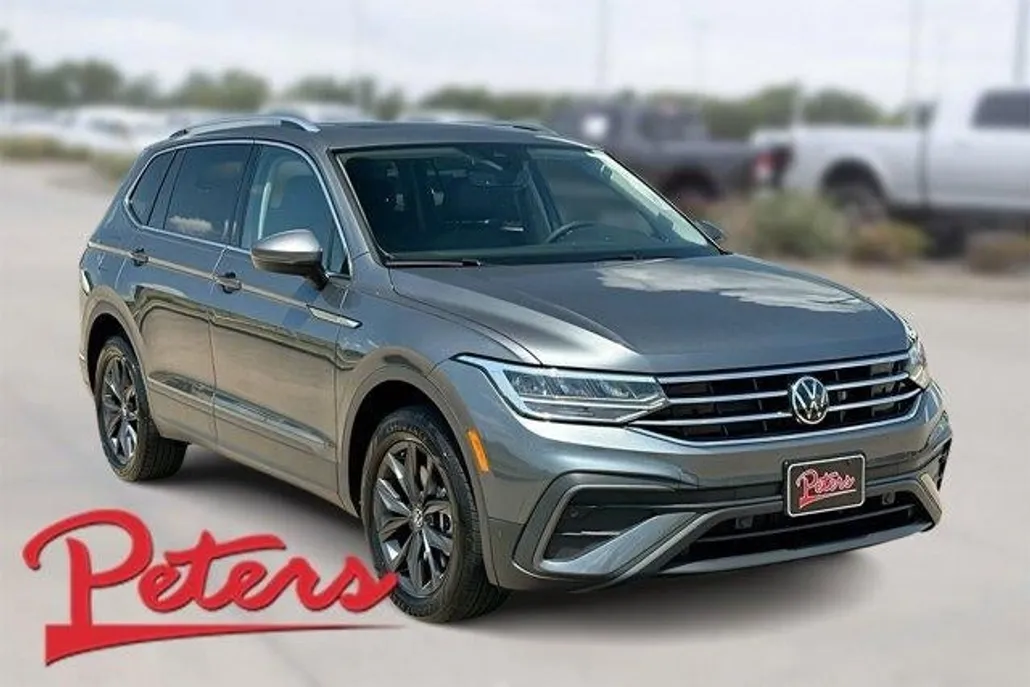 2023 Volkswagen Tiguan SE photo 1