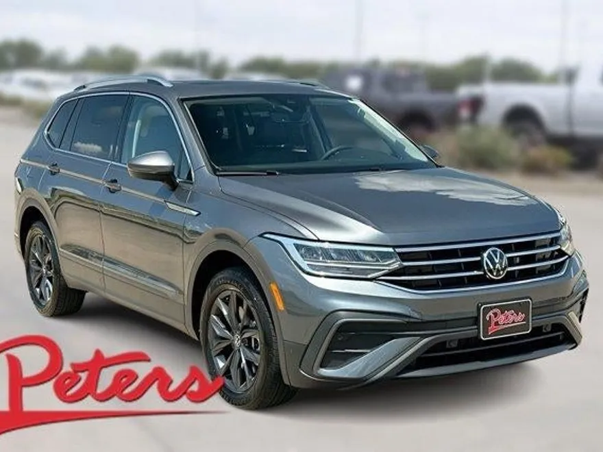 2023 Volkswagen Tiguan SE photo 1