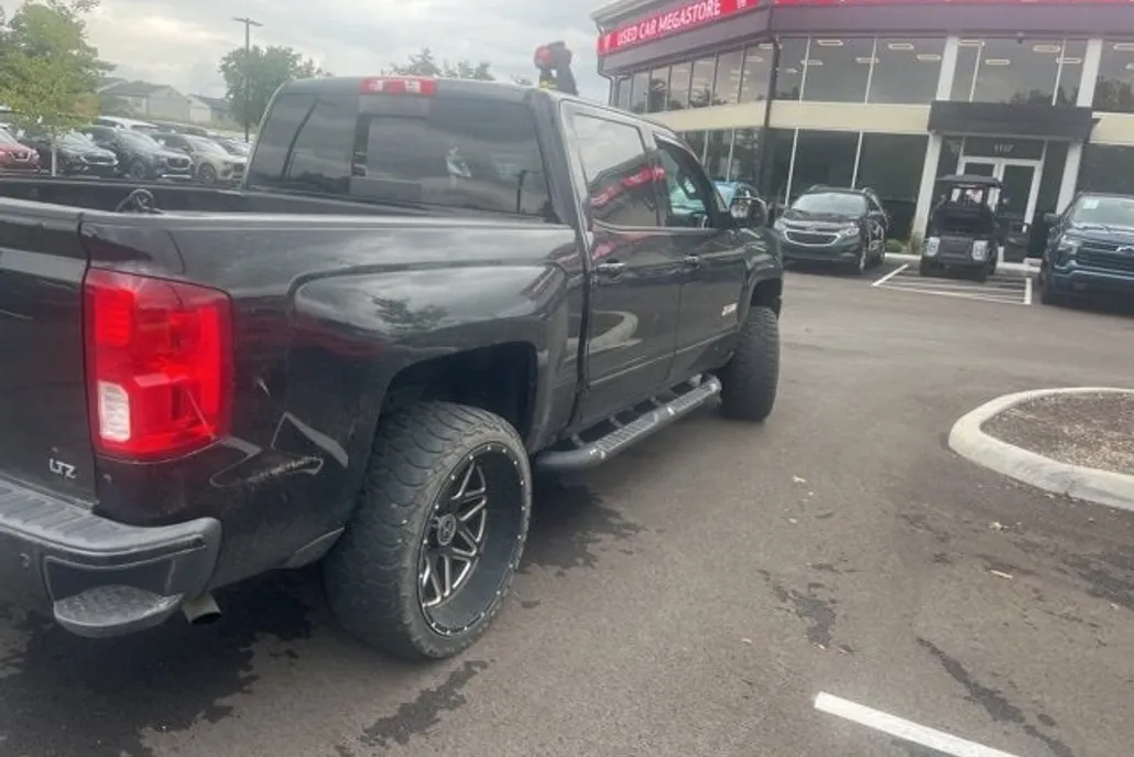 2017 Chevrolet Silverado 1500 LTZ photo 1
